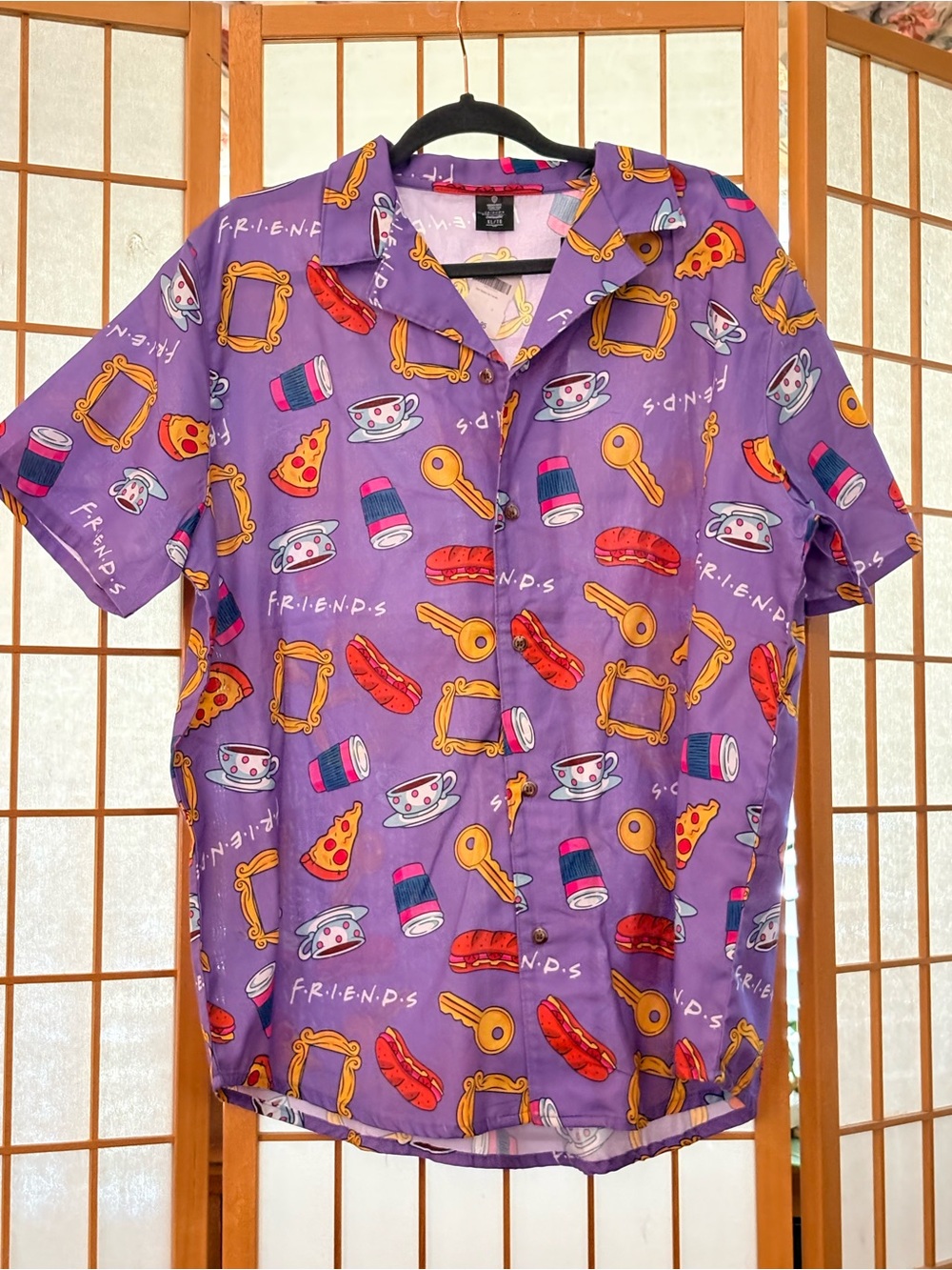 Warner Bros. Purple Friends Graphic Short-Sleeve Button-Down Shirt XL NWT